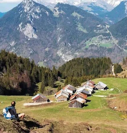 Duplex Avec Cheminee Et Vue Montagne 아파트 Le Biot